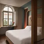 Domus Blanc Boutique מלון 5*