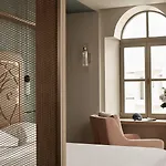 Domus Blanc Boutique