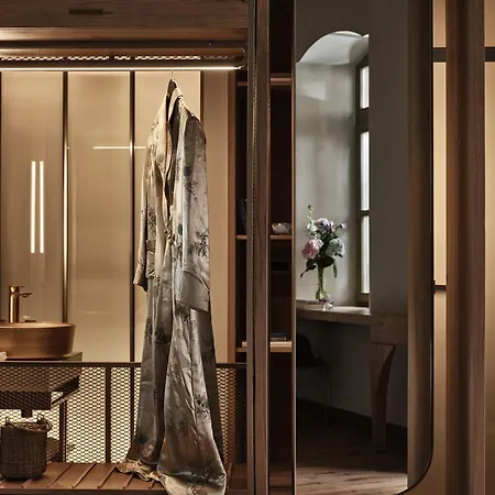 Domus Blanc Boutique