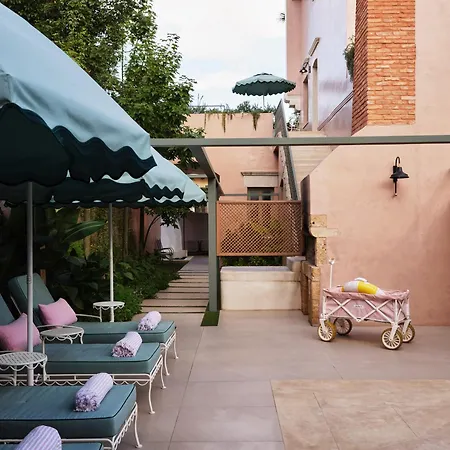 Domus Blanc Boutique Готель 5*