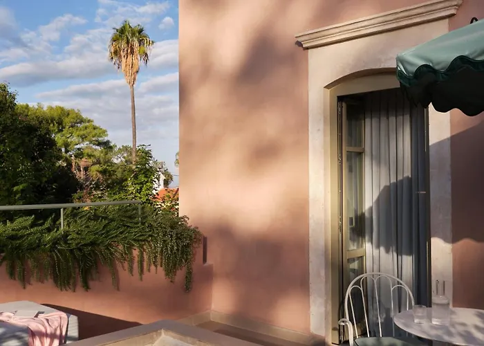 Domus Blanc Boutique Hotel